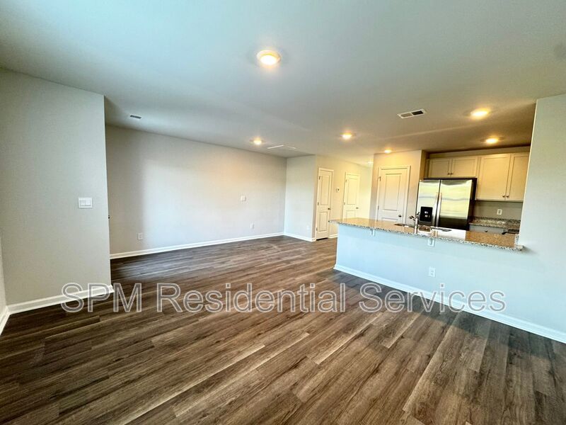 FITNESS CENTER, COMMUNITY POOL, PICKLE BALL COURT AND MORE! property image