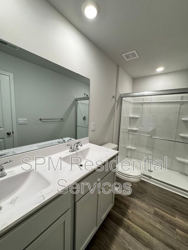 FITNESS CENTER, COMMUNITY POOL, PICKLE BALL COURT AND MORE! property image