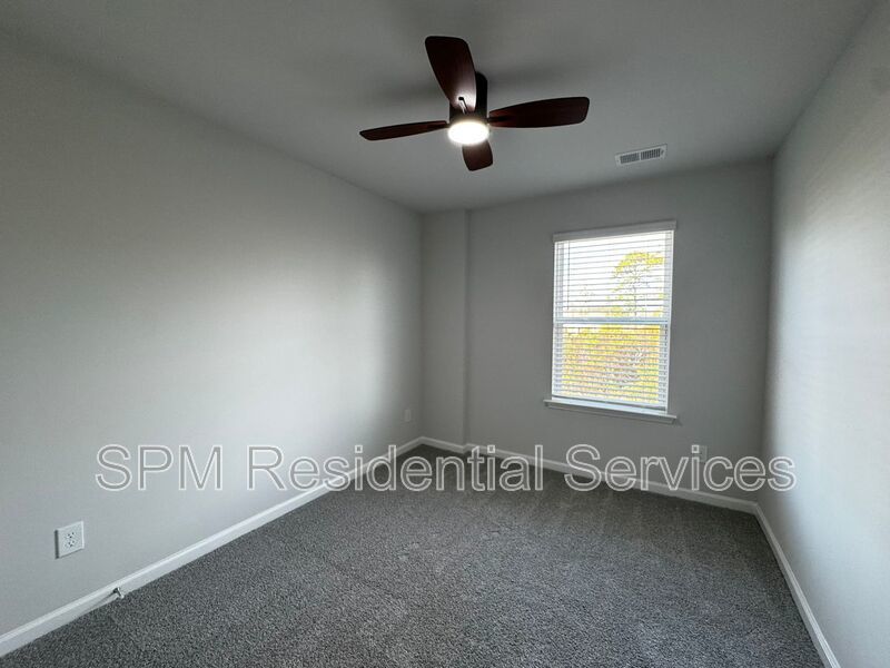 FITNESS CENTER, COMMUNITY POOL, PICKLE BALL COURT AND MORE! property image