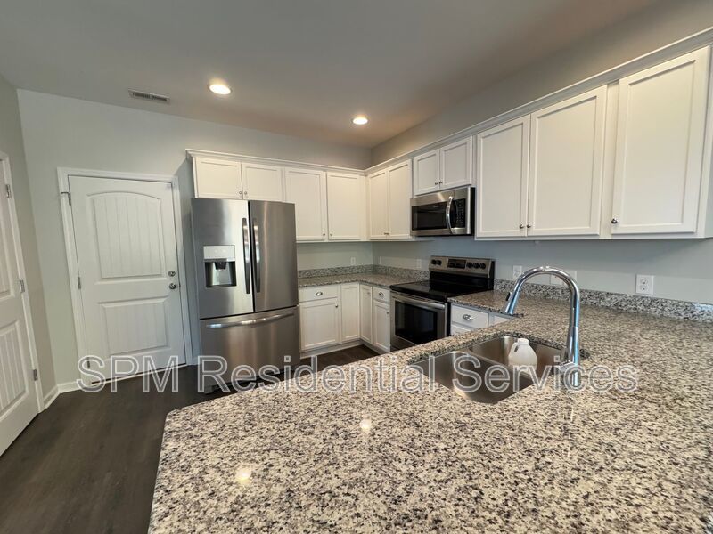 Beautiful two-story house, Easy access to I140, Near Phoenix Park property image