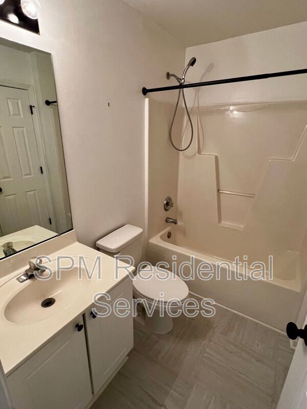 3 Bedroom home for rent - pet friendly property image