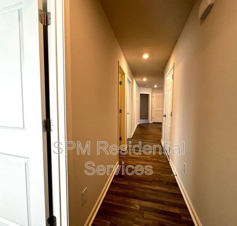 Close to Oak Island, great yard. property image