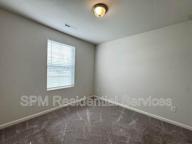 Close to Oak Island, great yard. property image