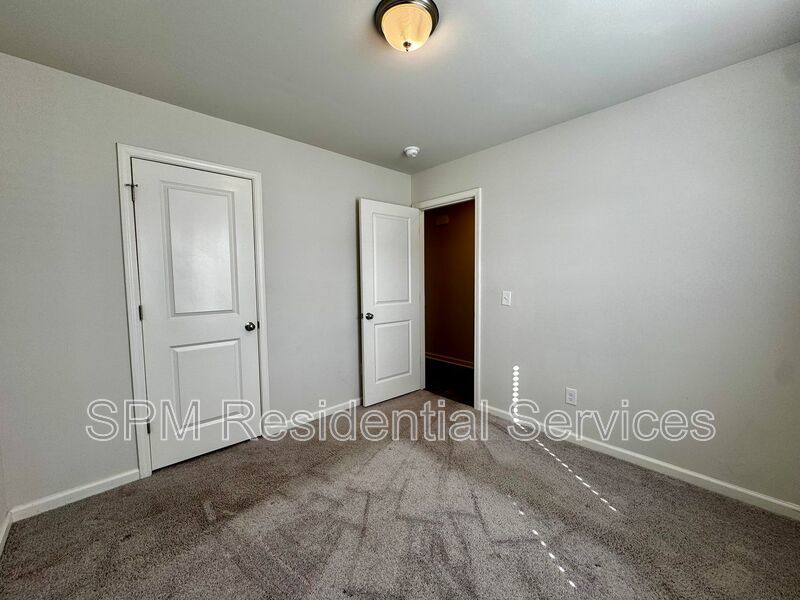 Close to Oak Island, great yard. property image