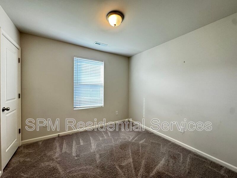 Close to Oak Island, great yard. property image