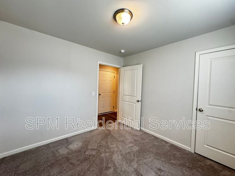 Close to Oak Island, great yard. property image