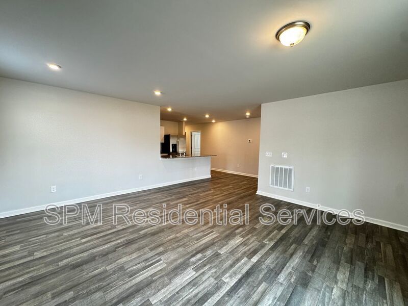 Close to Oak Island, great yard. property image