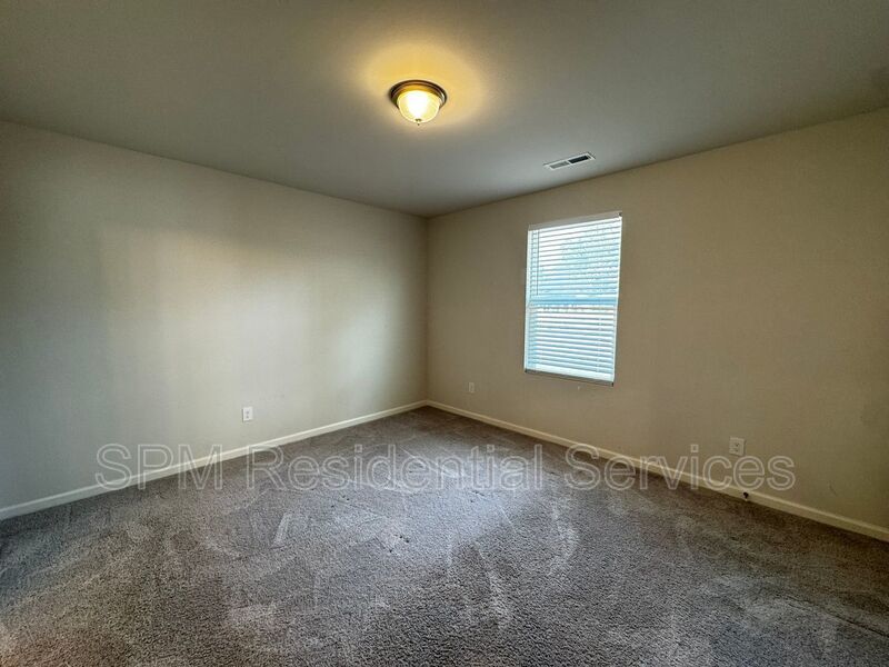Close to Oak Island, great yard. property image