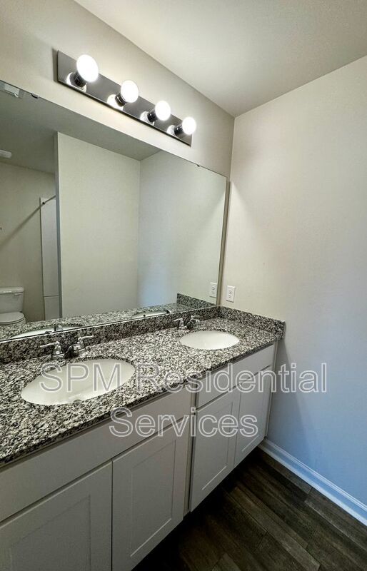 Close to Oak Island, great yard. property image