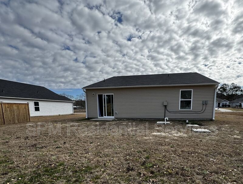Close to Oak Island, great yard. property image