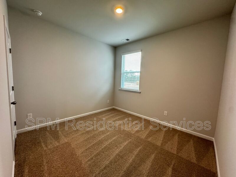Spacious 4 Bedroom Home with great amenities! property image