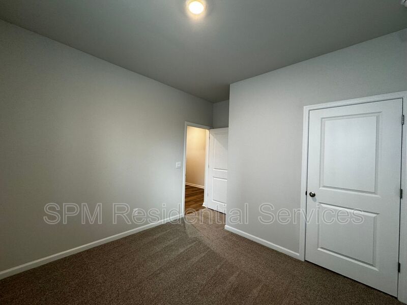 Spacious 4 Bedroom Home with great amenities! property image