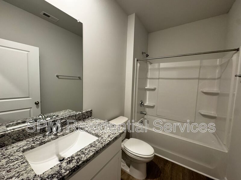 Spacious 4 Bedroom Home with great amenities! property image