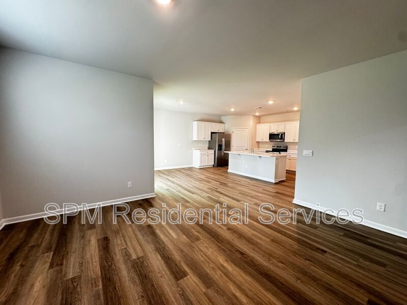Spacious 4 Bedroom Home with great amenities! property image