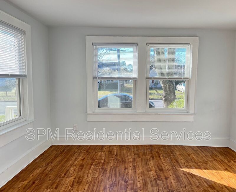 Sunset Park, Sidewalk lined streets property image