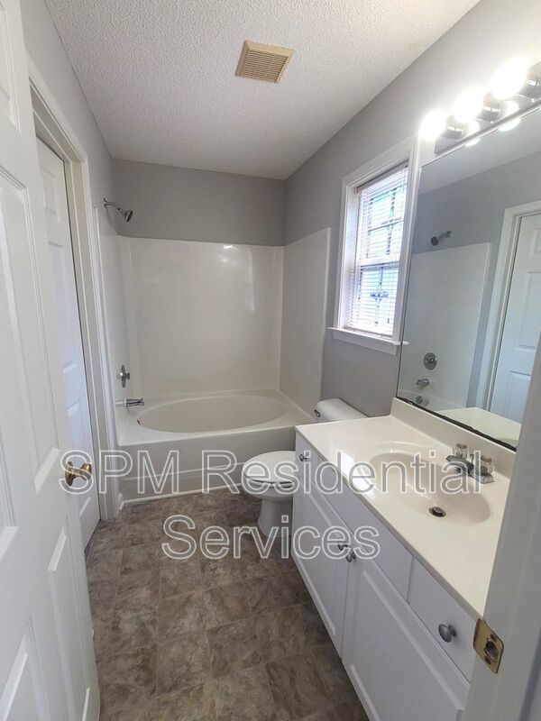 Fenced in backyard - One story house in Lanvale Trace property image