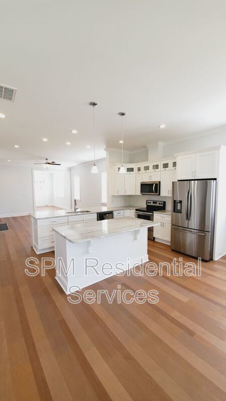 4 Bedroom Home in Summerhouse on Everett Bay property image