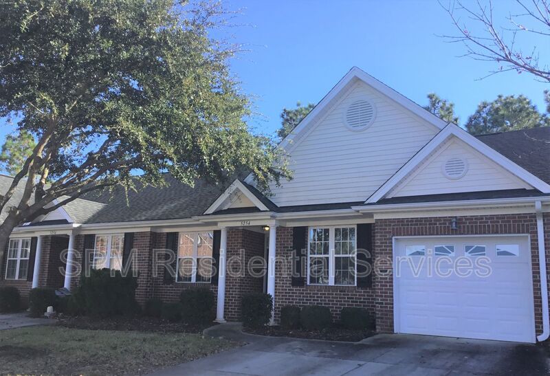 3 Bedrooms, with fenced in back yard and garage! property image