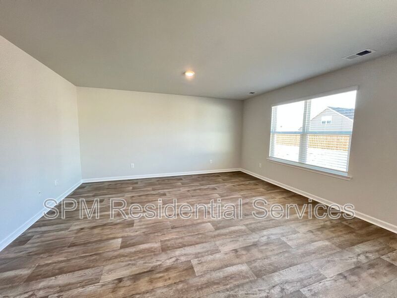 Open Concept Floorplan, Great Amenities! property image