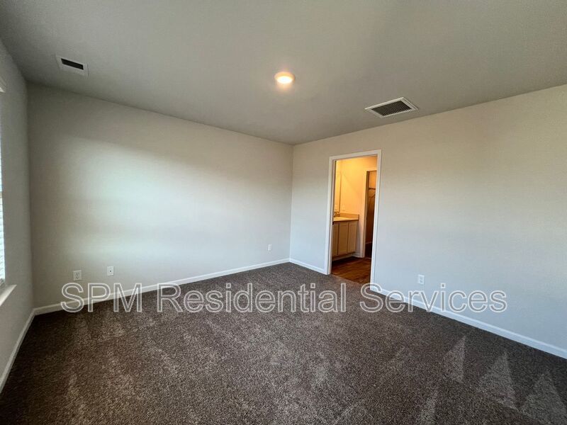 Open Concept Floorplan, Great Amenities! property image