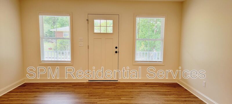 Walking distance to UNCW, shopping, restaurants and local beaches. property image