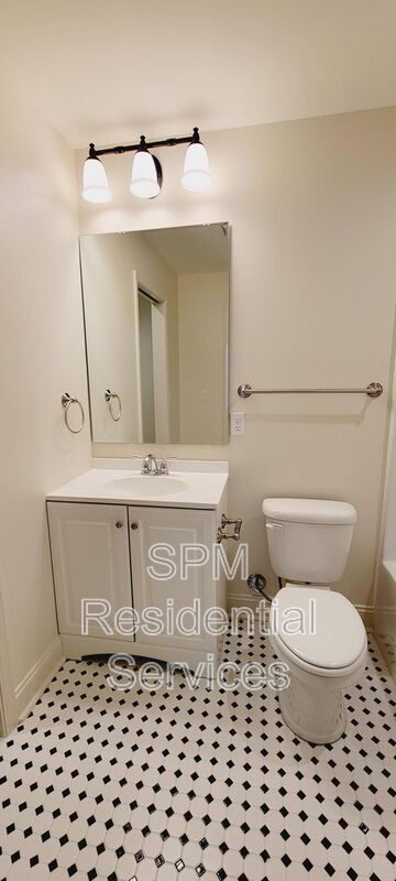 Walking distance to UNCW, shopping, restaurants and local beaches. property image