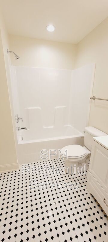 Walking distance to UNCW, shopping, restaurants and local beaches. property image