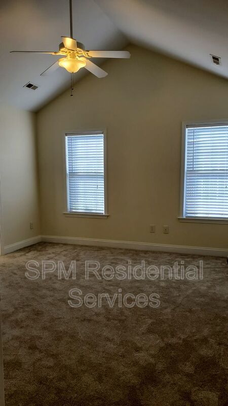 4 Bedroom in Beautiful neighborhood in Courtney Pines property image