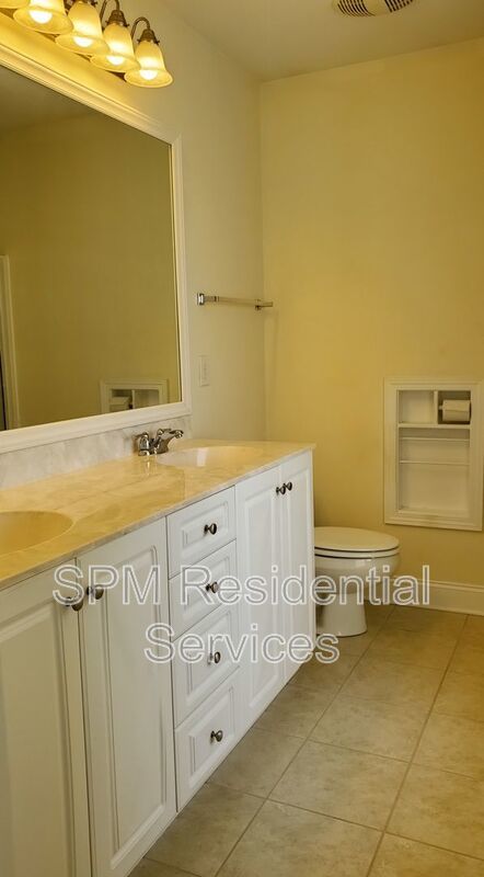 4 Bedroom in Beautiful neighborhood in Courtney Pines property image