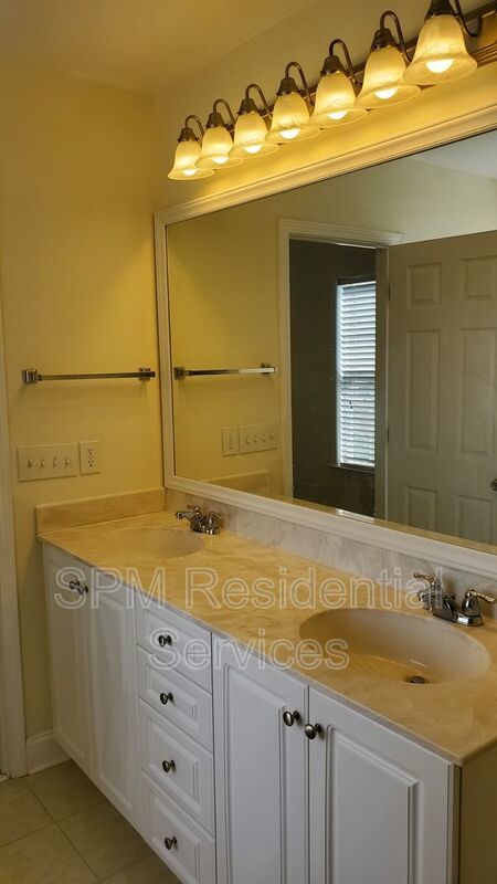 4 Bedroom in Beautiful neighborhood in Courtney Pines property image