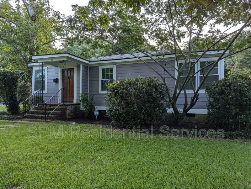Huge Yard, 3 bedrooms! property image