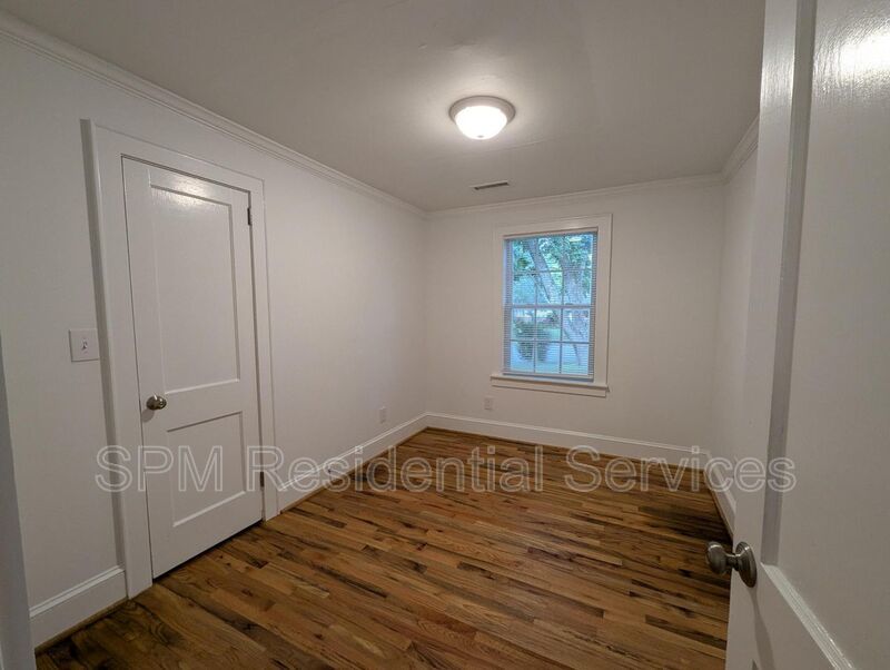 Huge Yard, 3 bedrooms! property image