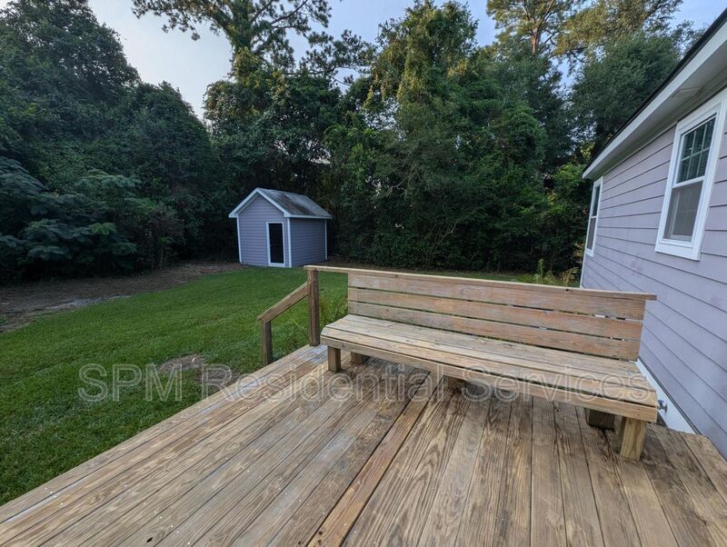 Huge Yard, 3 bedrooms! property image
