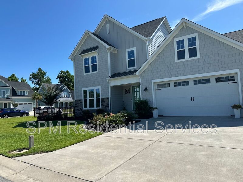 4 Bedroom 2 Story Beautiful Home with Community Pool property image