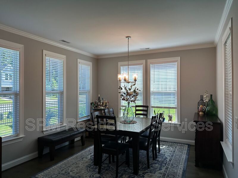 4 Bedroom 2 Story Beautiful Home with Community Pool property image