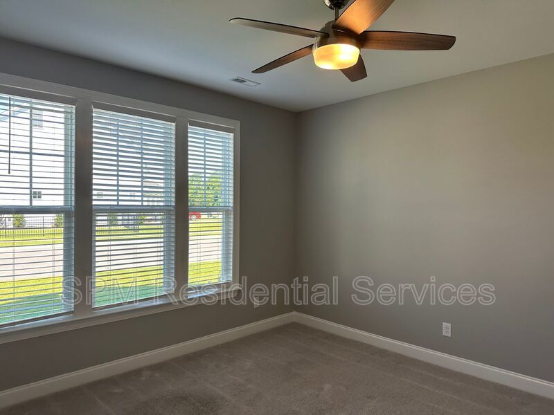 4 Bedroom 2 Story Beautiful Home with Community Pool property image