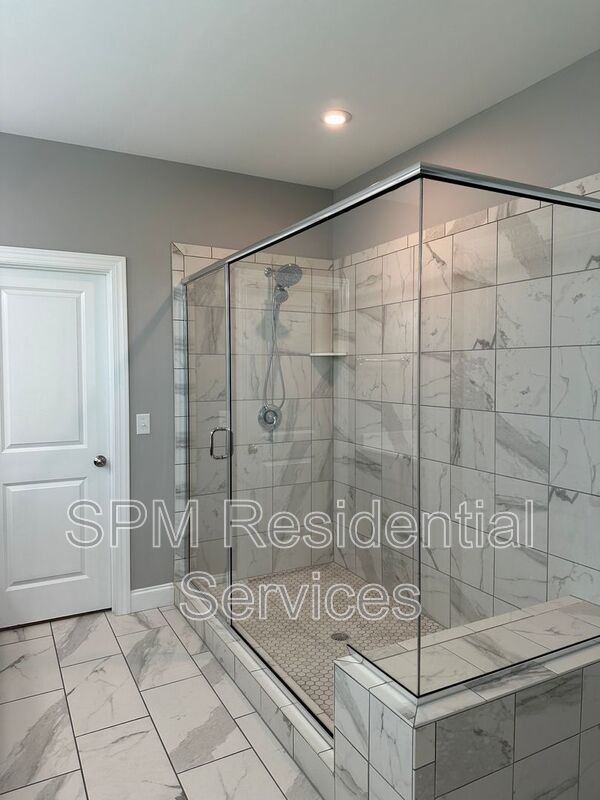 4 Bedroom 2 Story Beautiful Home with Community Pool property image