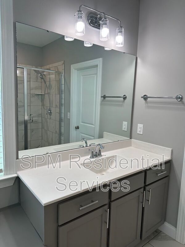 4 Bedroom 2 Story Beautiful Home with Community Pool property image