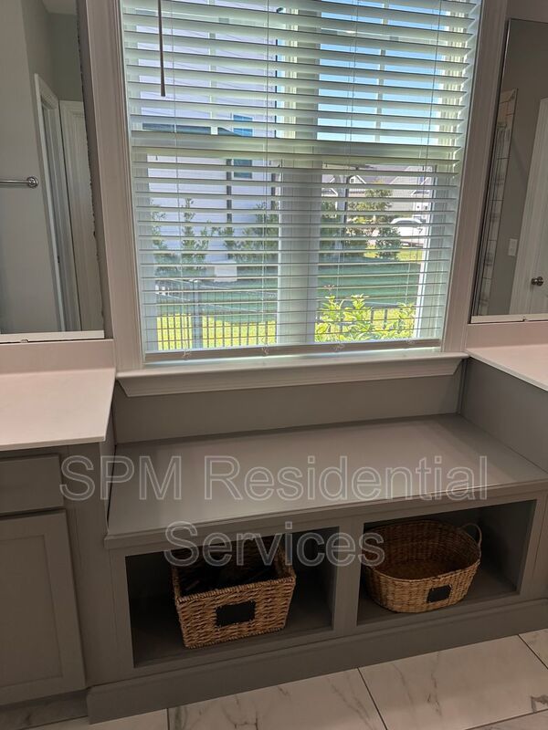 4 Bedroom 2 Story Beautiful Home with Community Pool property image