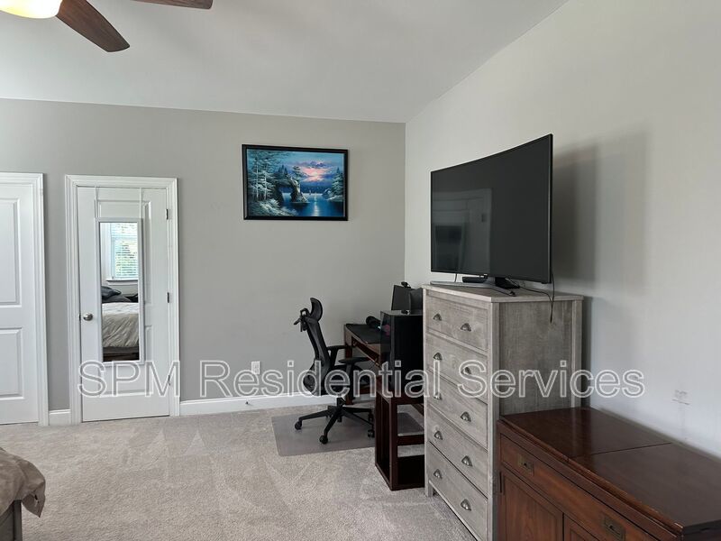 4 Bedroom 2 Story Beautiful Home with Community Pool property image