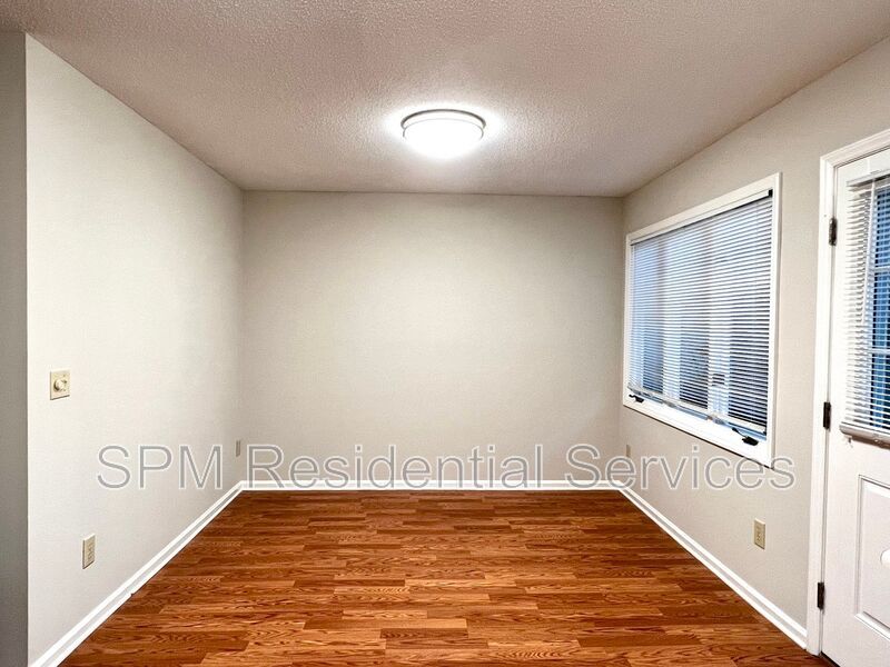 2 Bedroom Condo with Fenced in Back Patio & Community Pool property image