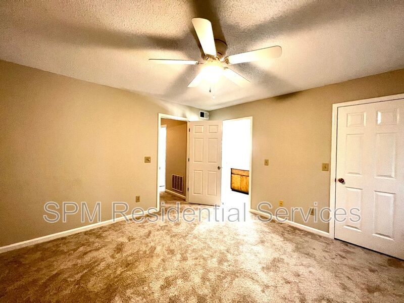 2 Bedroom Condo with Fenced in Back Patio & Community Pool property image