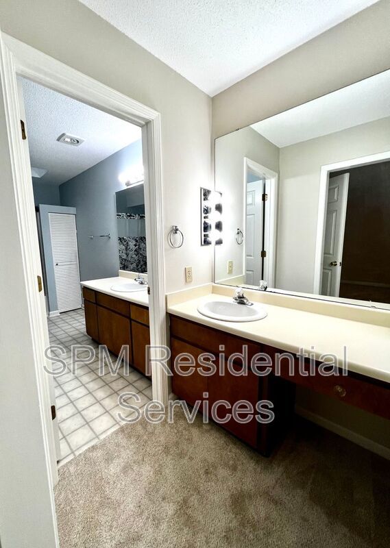 2 Bedroom Condo with Fenced in Back Patio & Community Pool property image