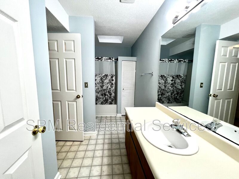 2 Bedroom Condo with Fenced in Back Patio & Community Pool property image