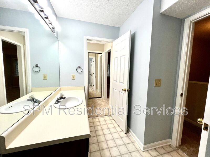 2 Bedroom Condo with Fenced in Back Patio & Community Pool property image