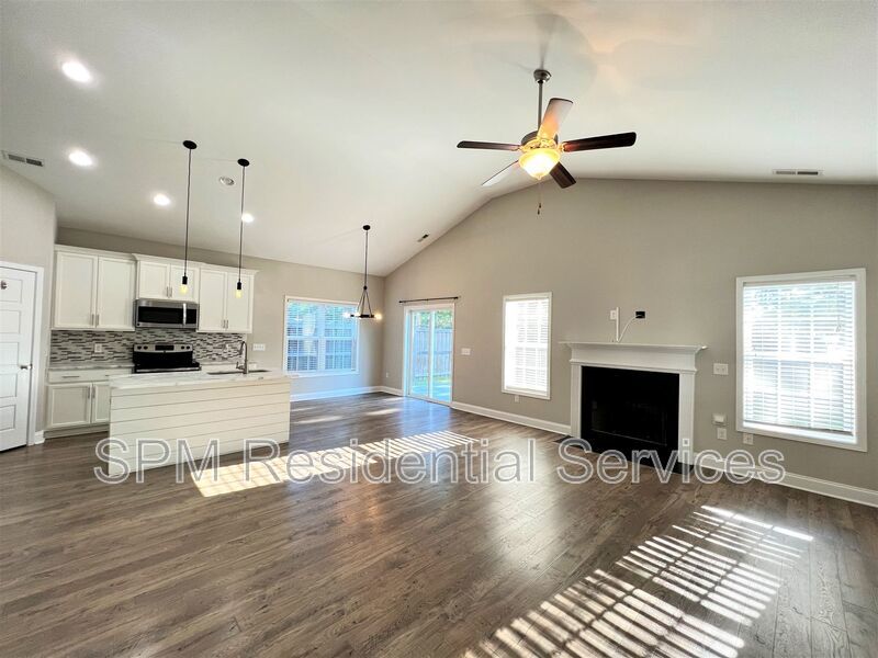 Fenced Yard, Community Pool, Clubhouse - Tylers Cove @ Mallory Creek property image