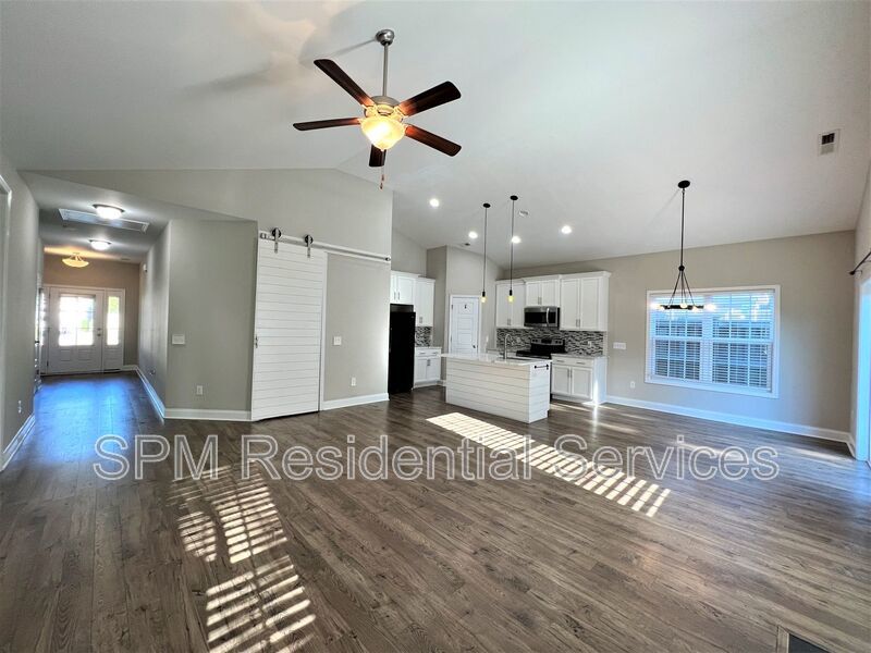 Fenced Yard, Community Pool, Clubhouse - Tylers Cove @ Mallory Creek property image