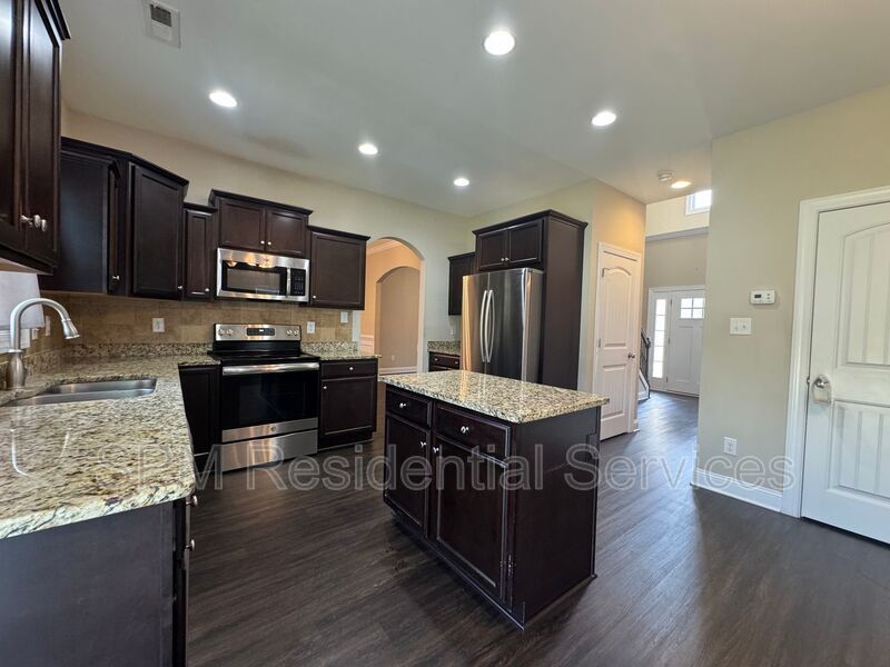 4 Bedroom, 2,400+ Sq Ft, Built 2019, 2-Car Garage, Pet Friendly - Oyster Landing property image