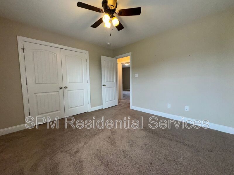 4 Bedroom, 2,400+ Sq Ft, Built 2019, 2-Car Garage, Pet Friendly - Oyster Landing property image