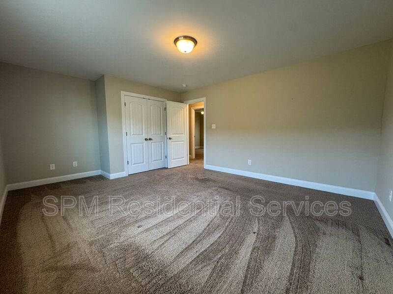 4 Bedroom, 2,400+ Sq Ft, Built 2019, 2-Car Garage, Pet Friendly - Oyster Landing property image